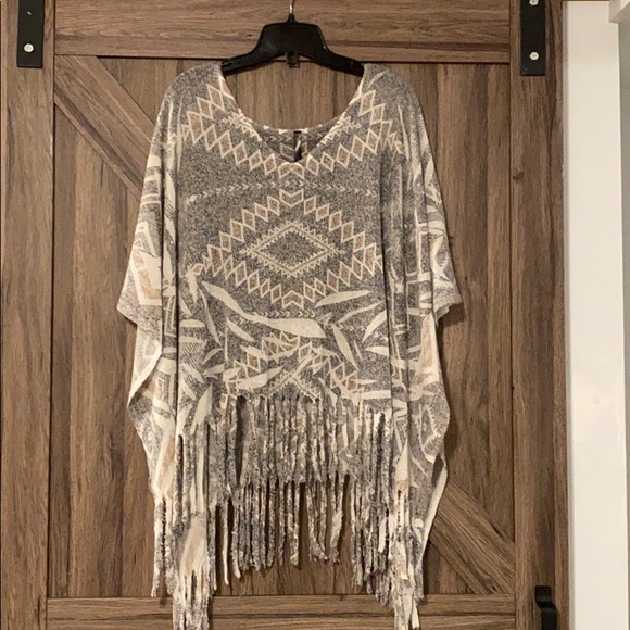 Anthropologie Sweaters - Mono b Poncho